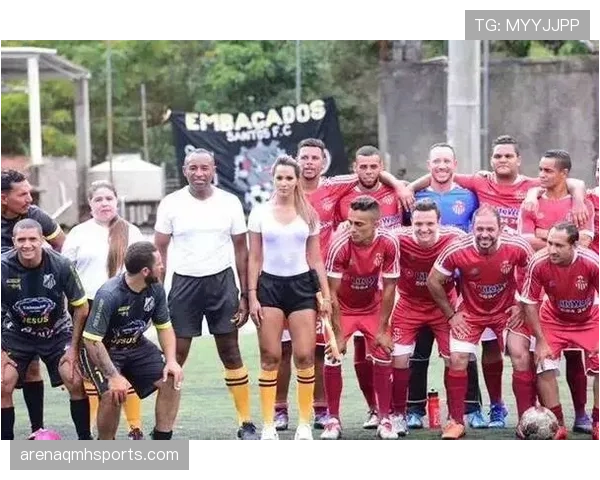 边裁职责解读：越位判定与界外球的判罚界限